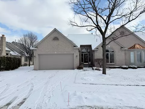 45676 Seaford Dr, Macomb, MI 48044