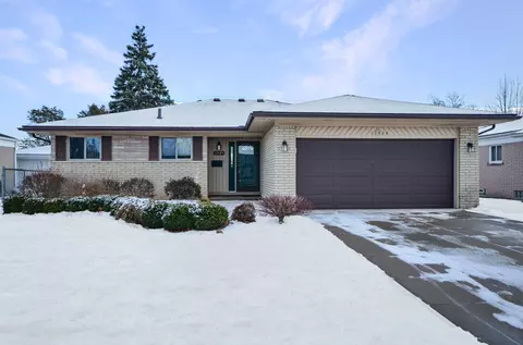 13424 Cloverlawn Dr, Sterling Heights, MI 48312