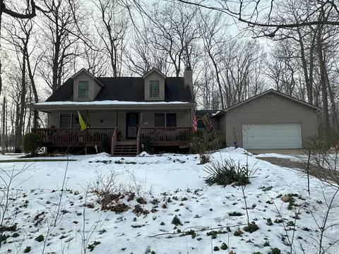 6090 Hardy Ln, Oceola, MI 48855