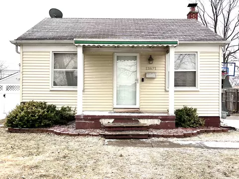 13671 Oakdale St, Southgate, MI 48195