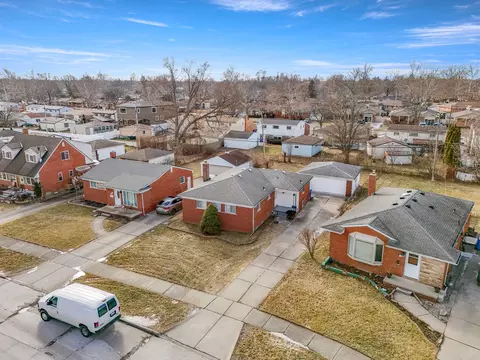 7011 Rosemary St, Dearborn Heights, MI 48127