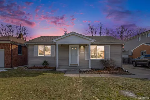 27934 Vogt St, Saint Clair Shores, MI 48081