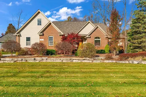 2958 Wedgewood Dr, Fort Gratiot, MI 48059