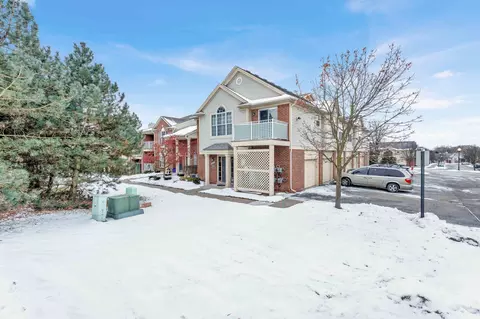 1858 Flagstone Cir # 49, Rochester, MI 48307