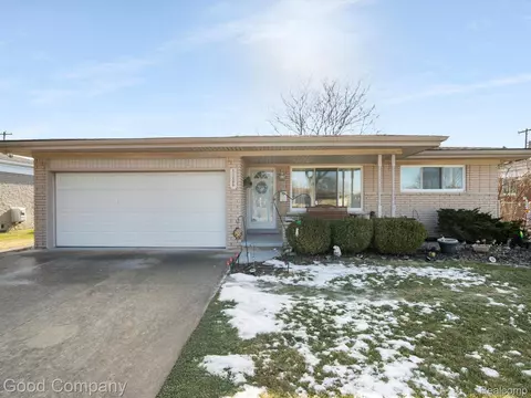 11266 Glenis Dr, Sterling Heights, MI 48312