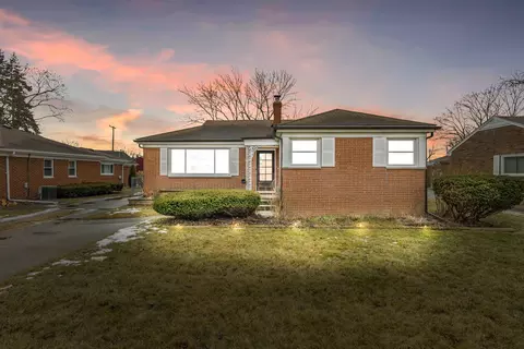 22150 E 13 Mile Rd, Saint Clair Shores, MI 48082
