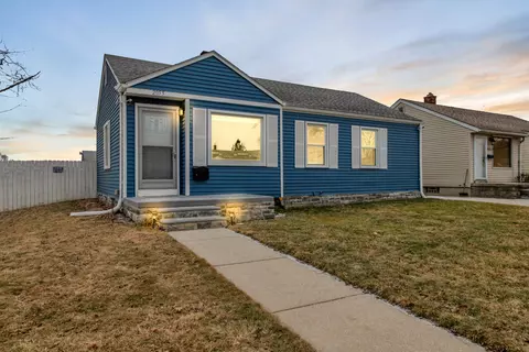 2055 New York Ave, Lincoln Park, MI 48146