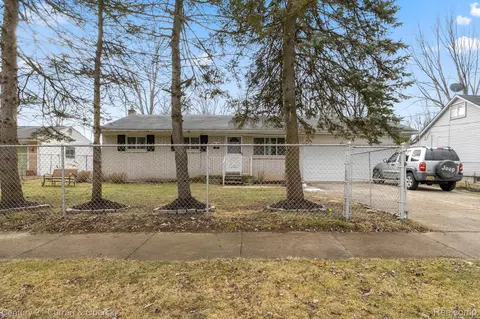 28543 Hanover Blvd, Westland, MI 48186
