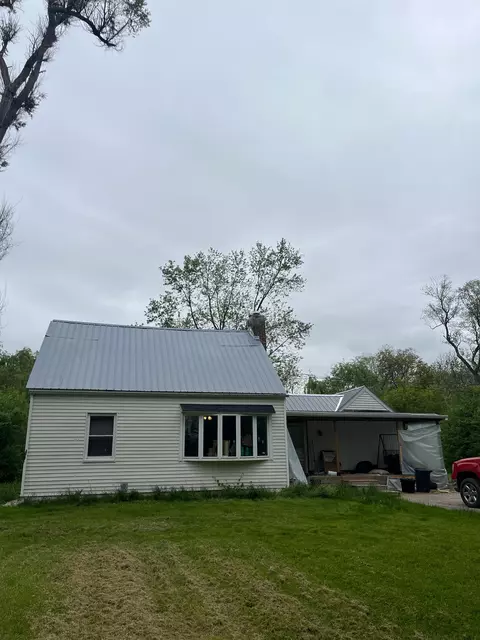 3620 Mackin Rd, Flint, MI 48504