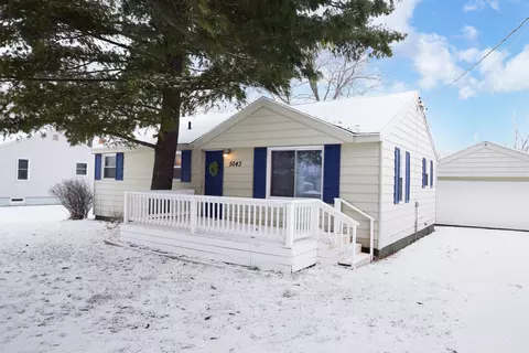 5043 Roberts Dr, Flint, MI 48506