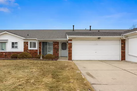 32035 Mark Adam Lange #011, Warren, MI 48093