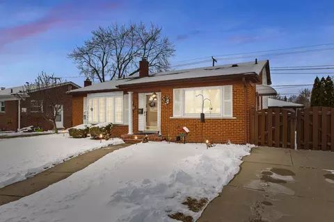6645 N Charlesworth St, Dearborn Heights, MI 48127