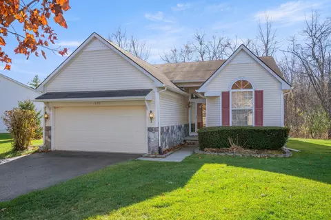 1057 Yorick Path, Wixom, MI 48393
