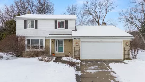 28268 Gita Crt Ct, Livonia, MI 48154