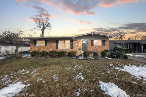 8906 E Deborah, Livonia, MI 48150