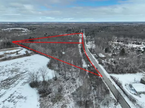 9636 Tuscola Rd, Tuscola, MI 48420