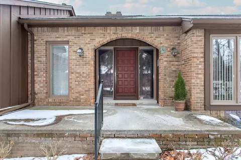 30535 Oakview Way, Bingham Farms, MI 48025