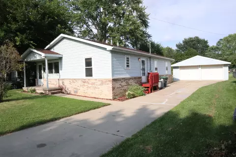 6165 Dean St, Taylor, MI 48180
