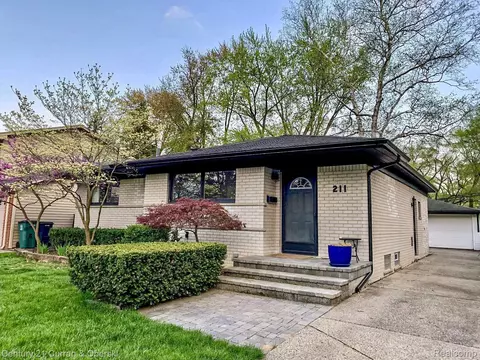 211 W Lawrence Ave, Royal Oak, MI 48073