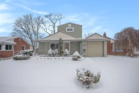 28349 Edward St, Roseville, MI 48066