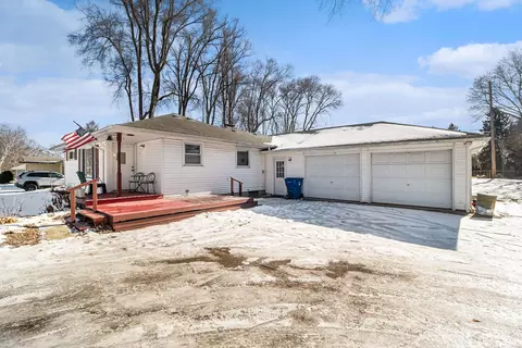 5865 Eldridge Dr, Waterford, MI 48327