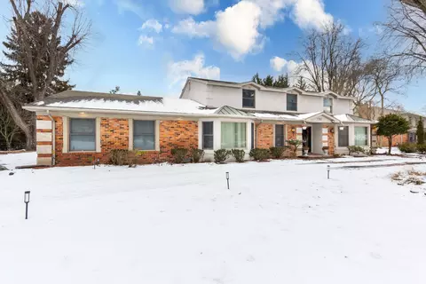 7301 Mohansic Dr, Bloomfield Hills, MI 48301