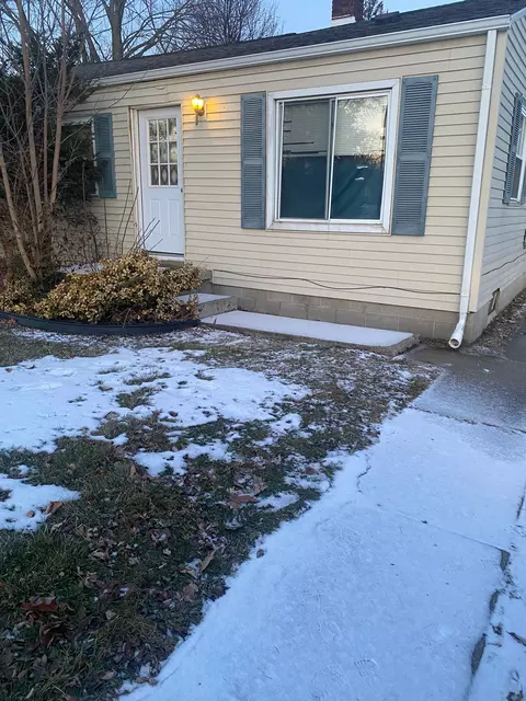 2138 N Center Rd, Burton, MI 48509