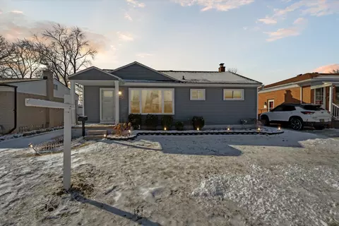 22826 Socia St, Saint Clair Shores, MI 48082