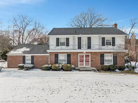 805 Balfour St, Grosse Pointe Park, MI 48230