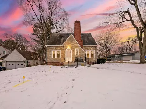 65 Illinois Ave, Pontiac, MI 48341