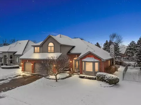 21464 Bay Hills Dr, Macomb, MI 48044
