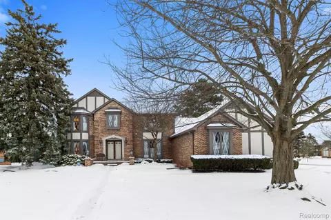 4318 Bender, Troy, MI 48098