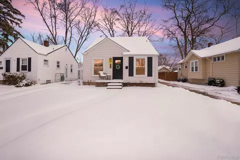 827 Wyandotte Ave, Royal Oak, MI 48067