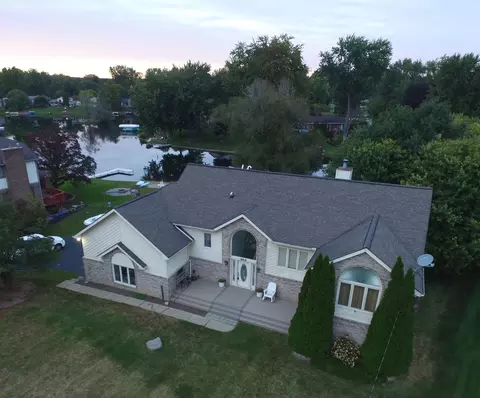 969 Bogie Lake Rd, White Lake, MI 48383