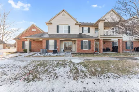 20651 Henry St UNIT 42, Trenton, MI 48183