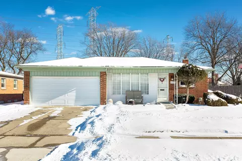 27220 Palomino Dr, Warren, MI 48093