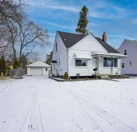 15735 Evergreen Ave, Eastpointe, MI 48021
