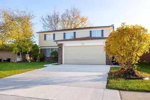 44133 Harsdale Dr, Canton, MI 48187