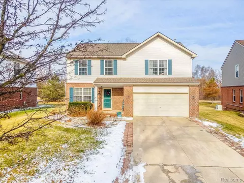 42936 N Cumberland Dr, Van Buren, MI 48111