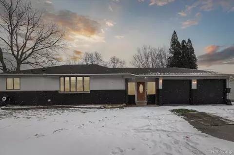 4258 N Genesee Rd, Flint, MI 48506