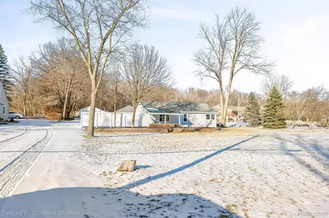 25590 Farmbrook Rd, Southfield, MI 48034