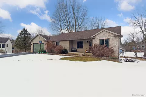 3104 Meadow Brook Rd, Bennington, MI 48867