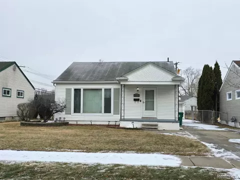 29754 Rosslyn Ave, Garden City, MI 48135