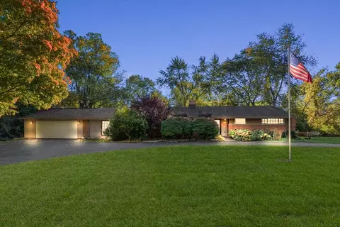 2160 Odette Dr, Waterford, MI 48328