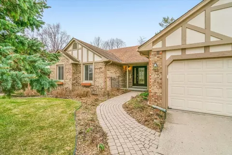 16161 Weatherfield Dr, Northville, MI 48168