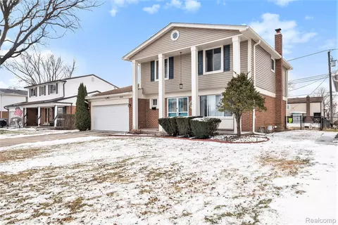 36515 Bagdad Dr, Sterling Heights, MI 48312