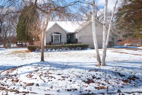 26855 N Dixboro Rd, Green Oak, MI 48178