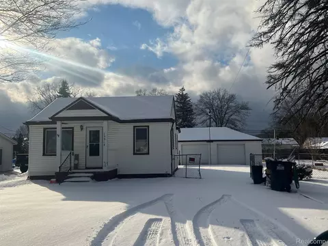 15514 Cooper St, Taylor, MI 48180