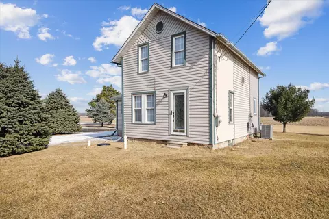 10602 Ferder Rd, Exeter, MI 48159