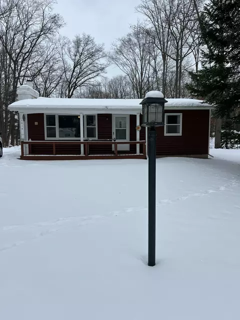 6414 Oak St, Clement, MI 48624
